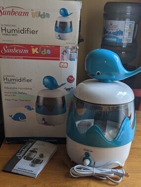 *Like New* Sunbeam Ultrasonic Humidifier with Playful Whale Top